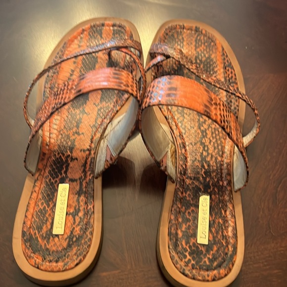 Louise et Cie Women’s slip on sandal animal print  leather size 8.5 - Picture 16 of 17